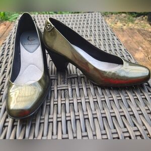 Liz Claiborne Size 7 Women's Shimmering Metallic Olive Green Chunky Block Heel